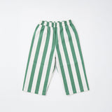 Calças de bebé verde e branco às riscas, pernas direitas, cós elástico.