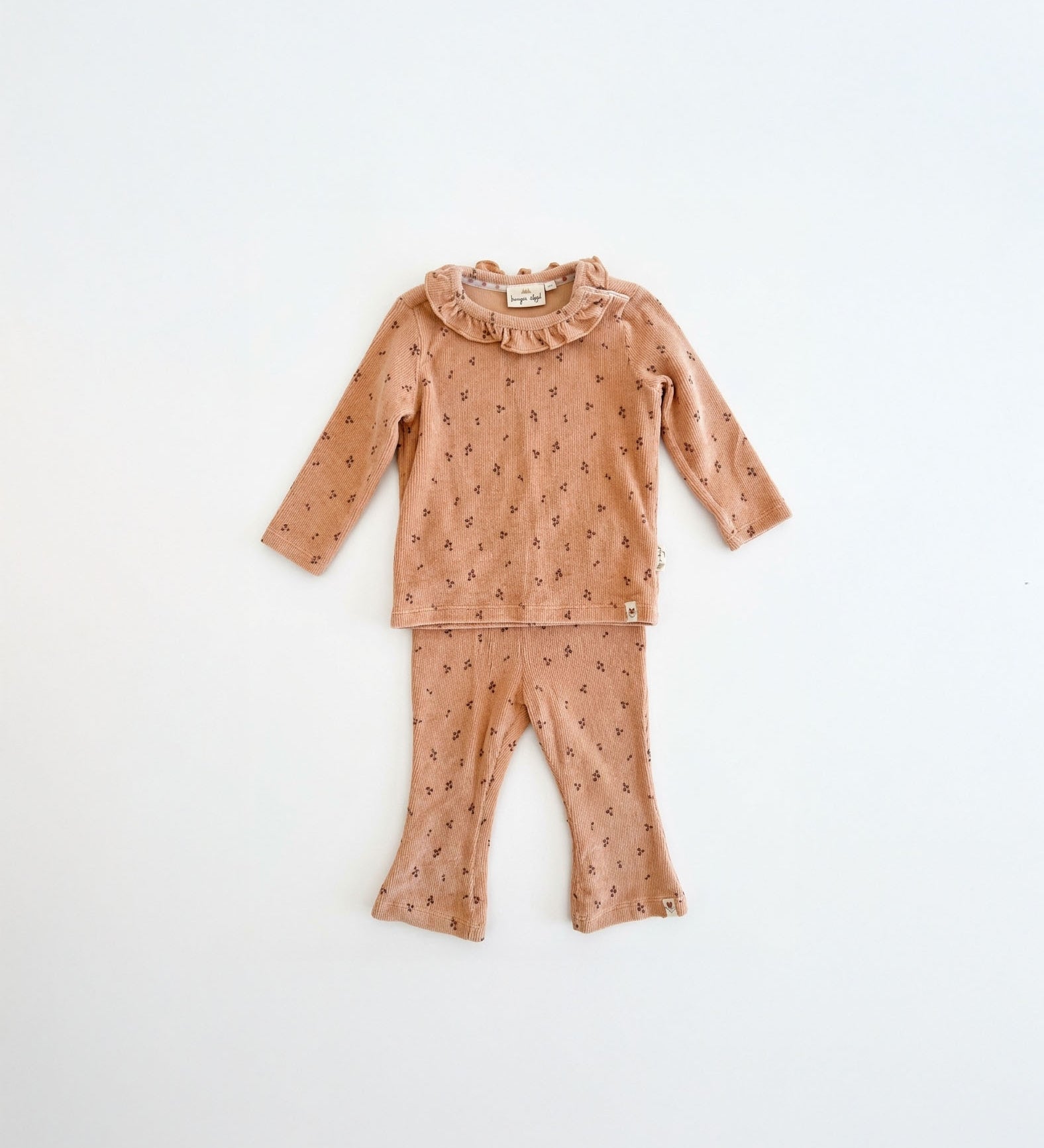 Conjunto de bebé menina pré-usado: camisola com gola volante e calças estampadas