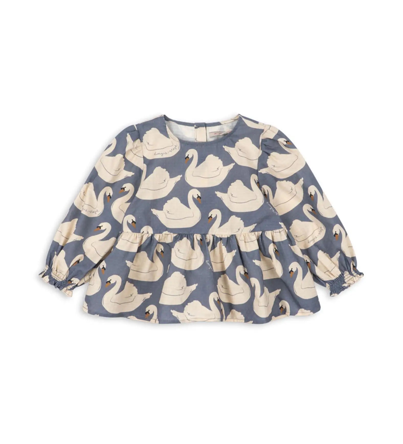 Blusa infantil azul com estampa de cisnes, franzido na cintura e mangas compridas. Konges Sløjd
